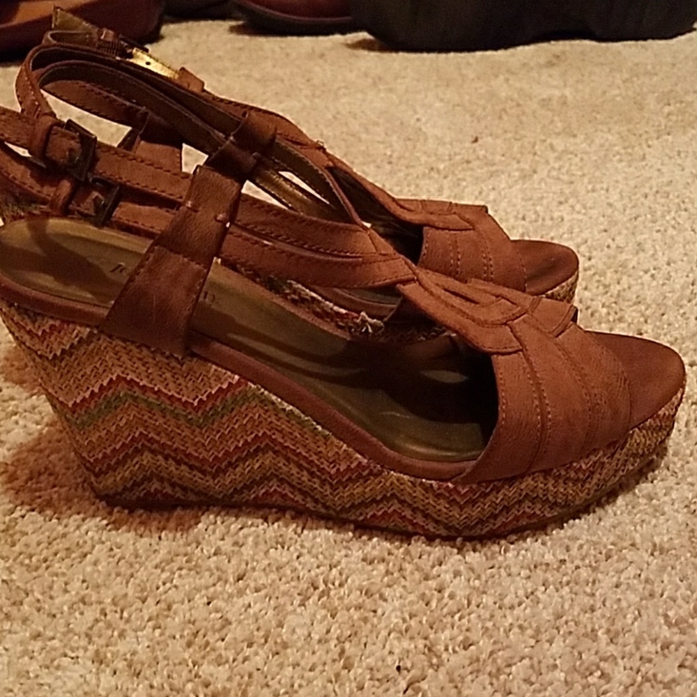 Wedge heels
